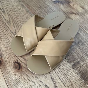 NIB Everlane The Day Crossover Sandal